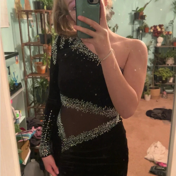 Elegant Black Velvet Dress with Rhinestone Accents prom dress - Picture 2 of 4